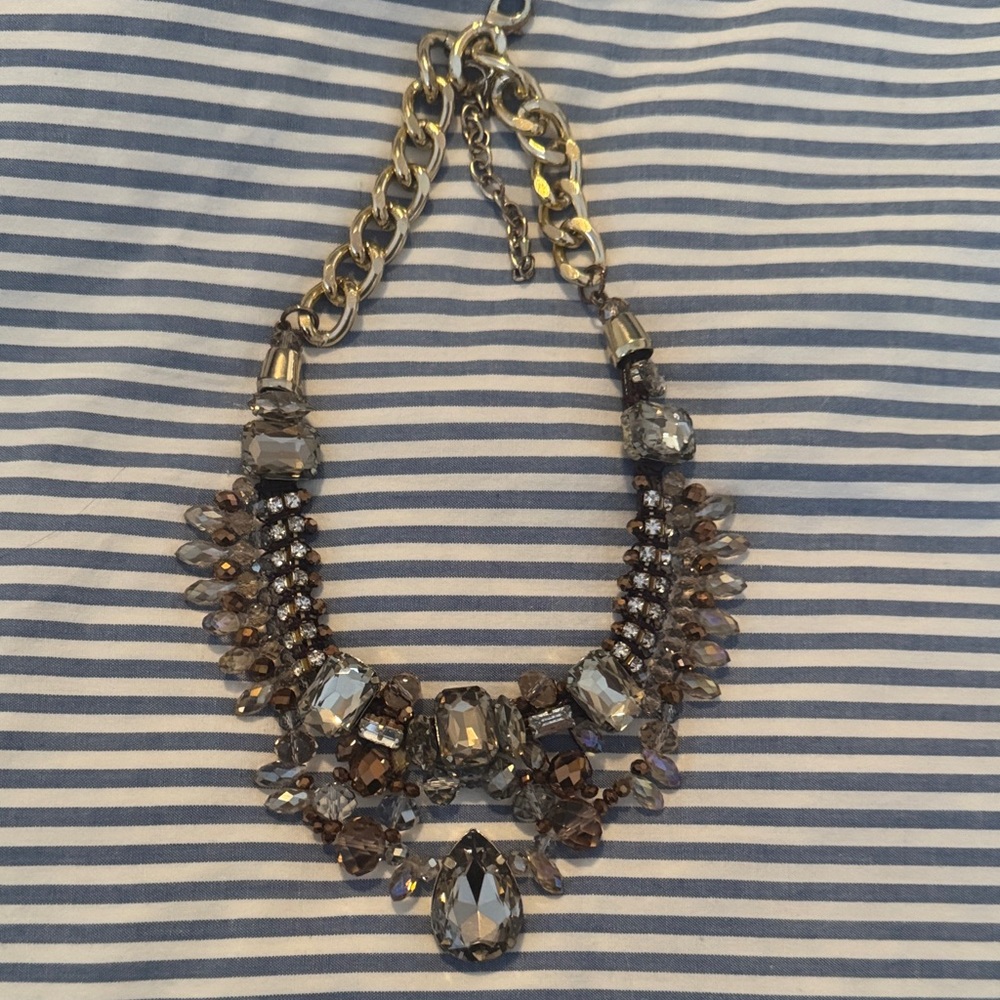 Elegant gold Statement Necklace